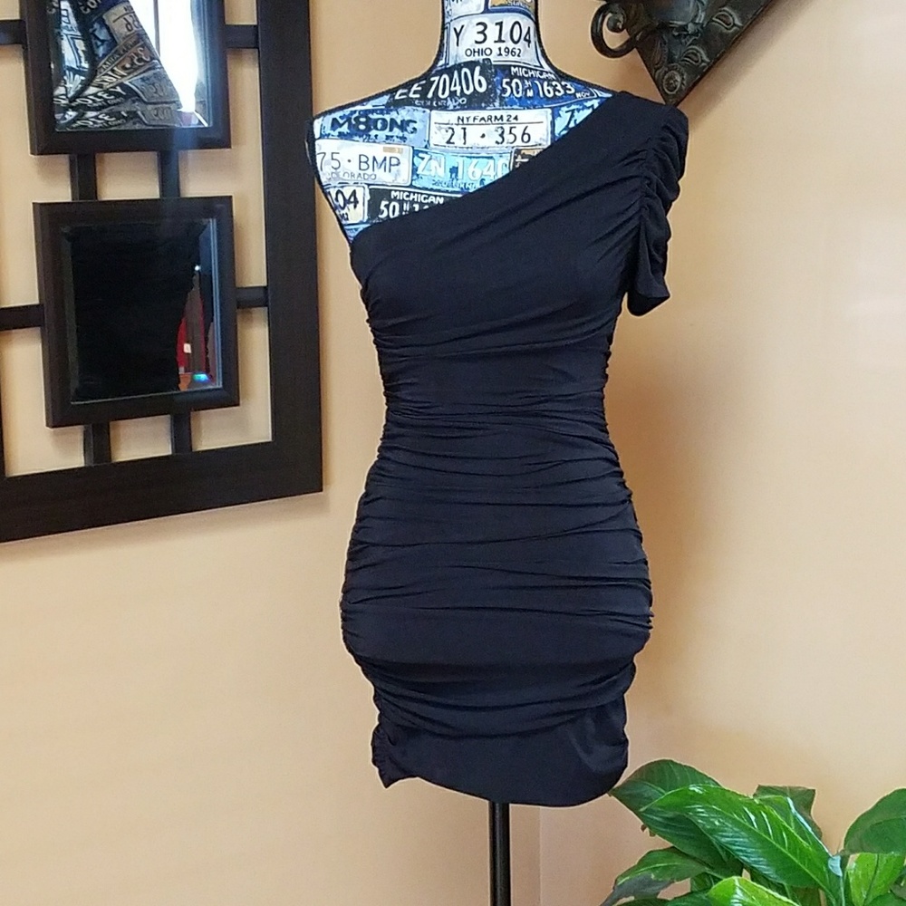 (SOLD) LITTLE BLACK DRESS - Picture 1 of 8